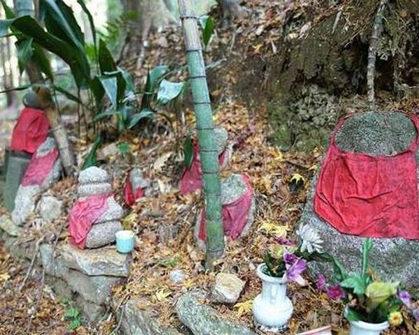 稲荷山・浄蔵貴所遺構