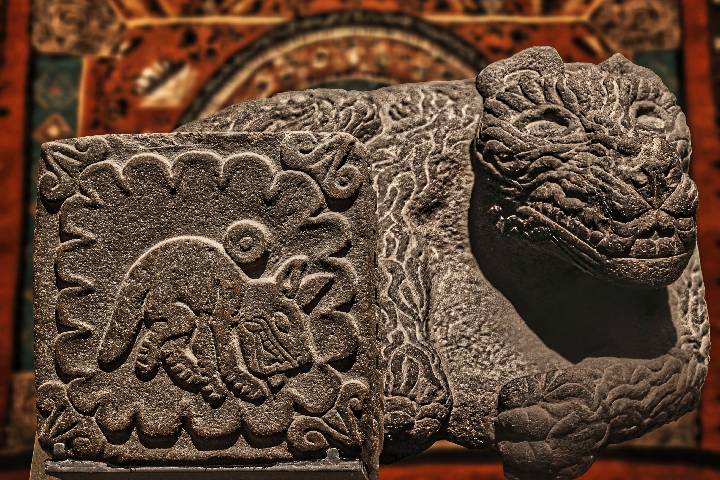 コヨーテの姿をとるテスカトリポカ