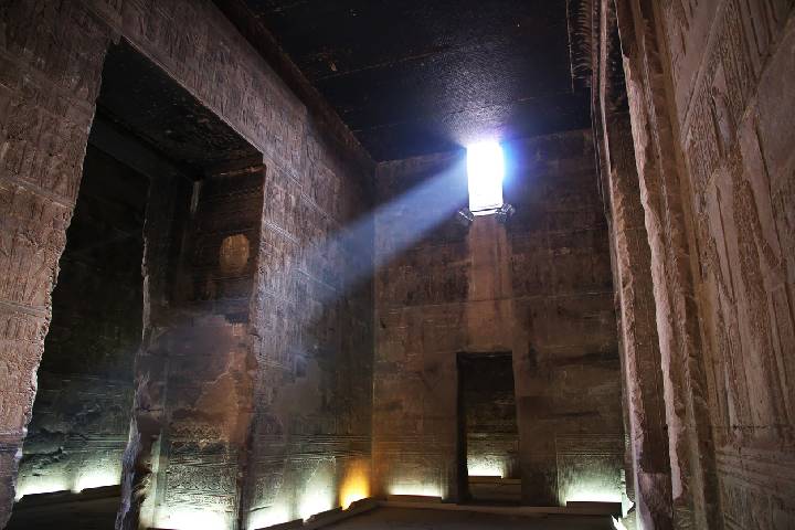 デンデラ　ハトホル神殿