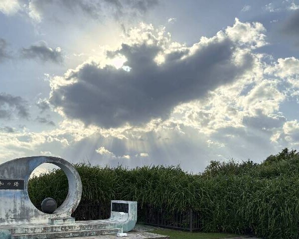 喜屋武岬・天使の梯子