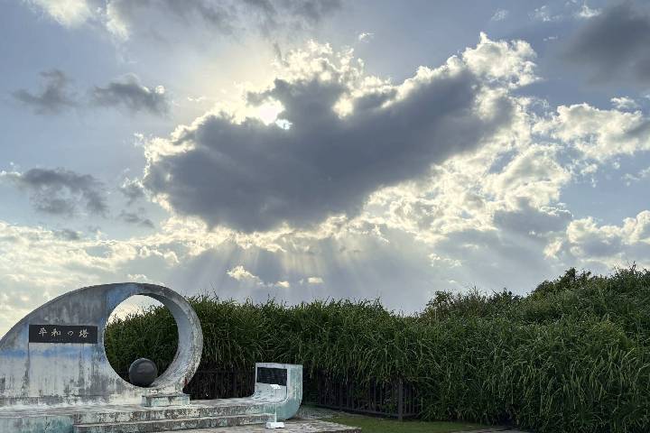 喜屋武岬・天使の梯子