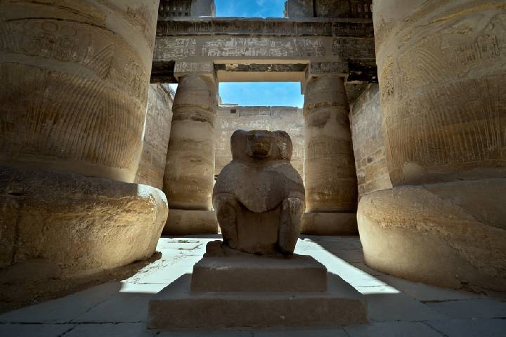 カルナック神殿のトート像