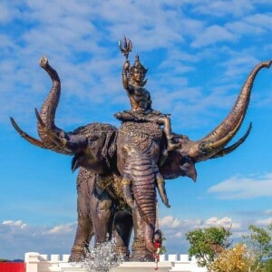 インドラとエラワン象