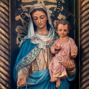 聖母マリアに抱かれる幼子イエス