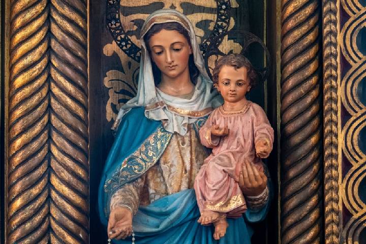 聖母マリアに抱かれる幼子イエス
