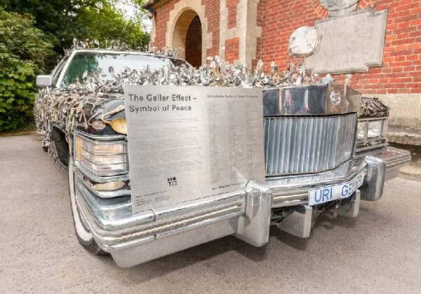 ユリ・ゲラー・ミュージアムのキャデラック