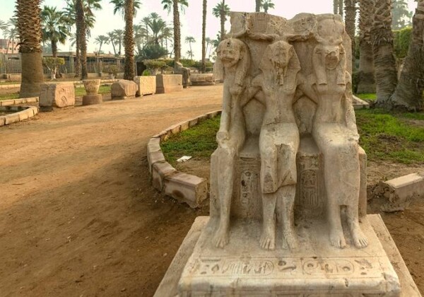 メンフィスのトライアド像