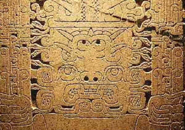 ライモンディの石碑