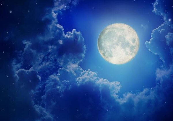 スーパームーンの満月